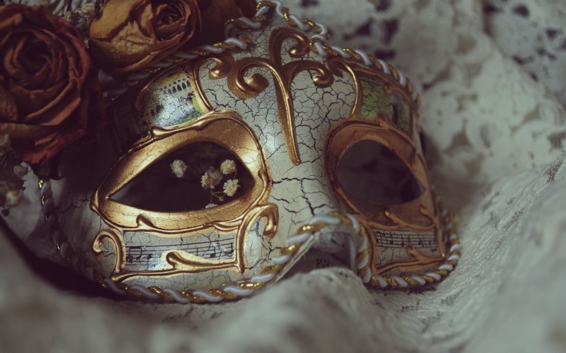 6901650-carnival-mask-wallpaper